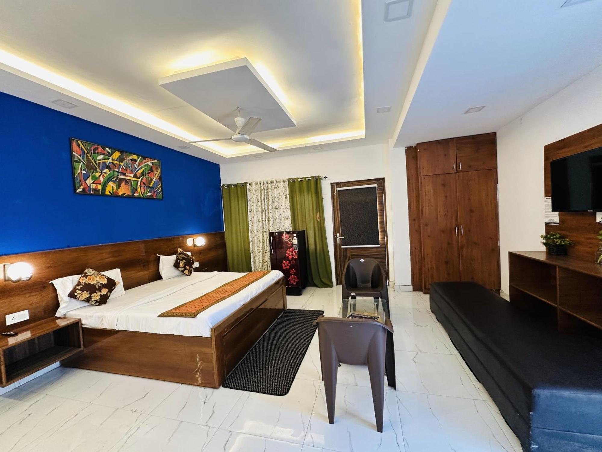 Golden Bed And Breakfast- High Quality Rooms In South Ex-1 D Block ニューデリー エクステリア 写真