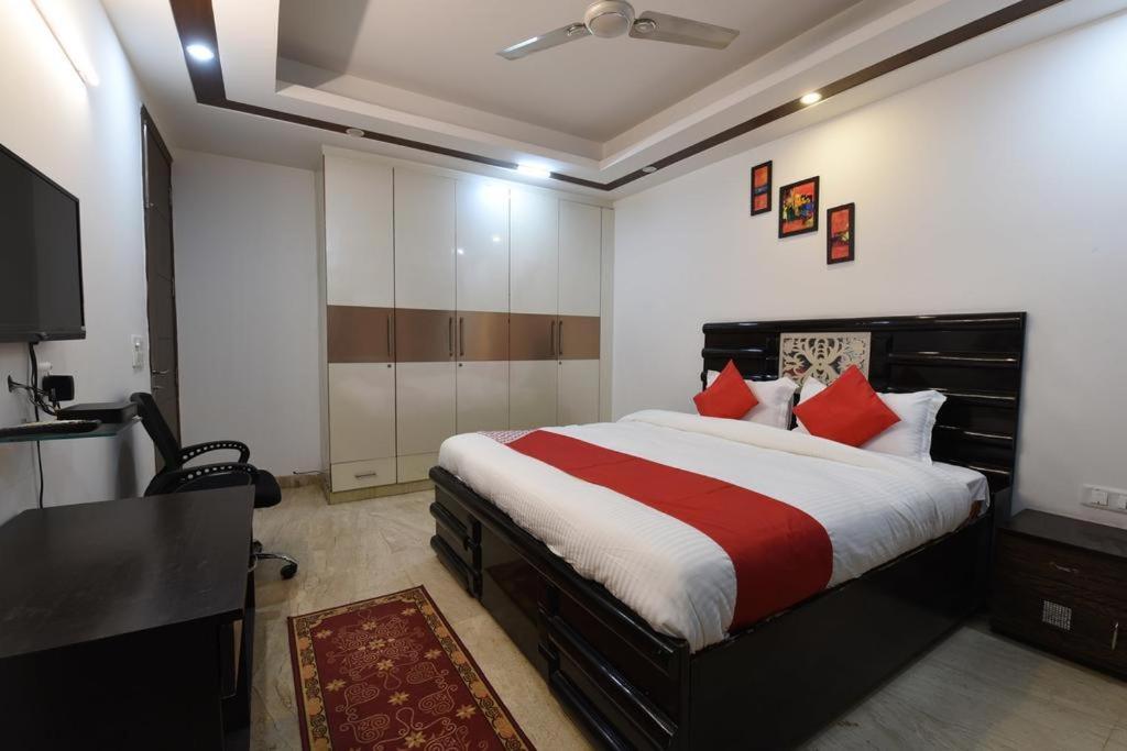 Golden Bed And Breakfast- High Quality Rooms In South Ex-1 D Block ニューデリー エクステリア 写真